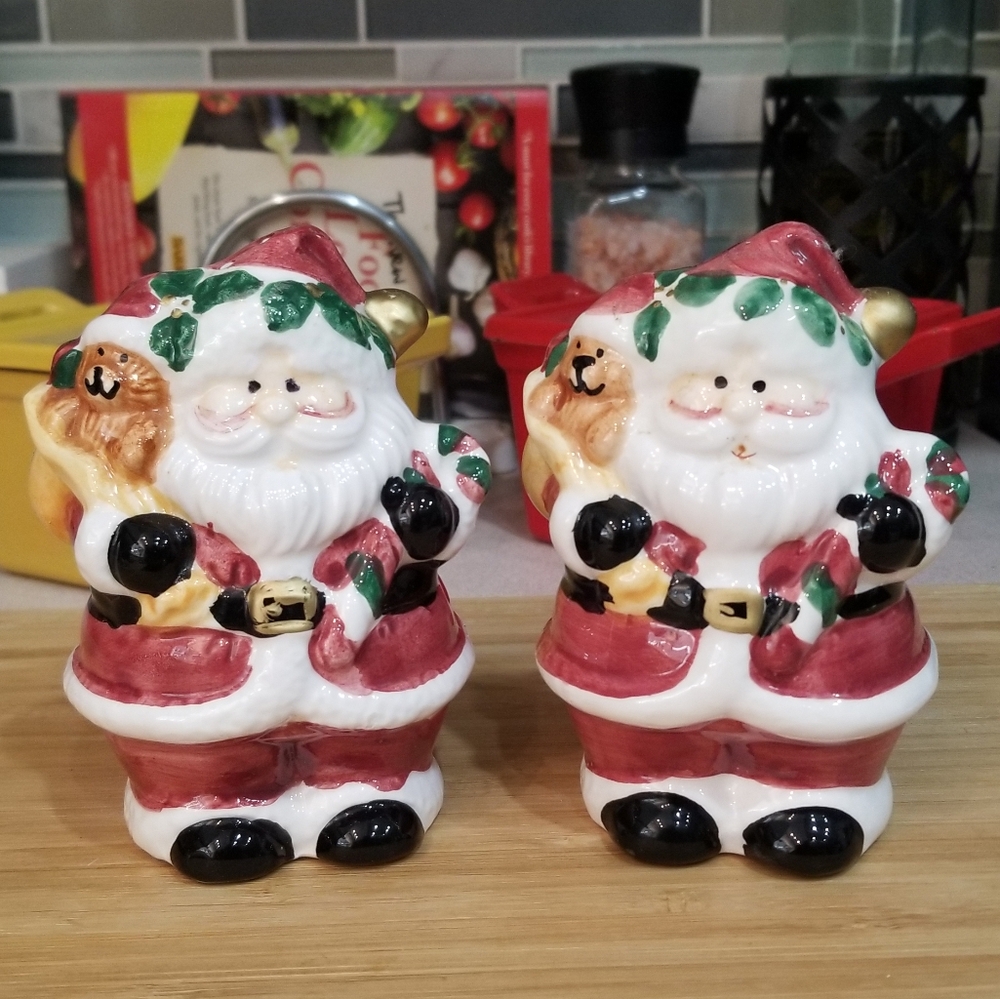 Santa Claus Salt & Pepper‎ Shakers Set Candy Cane Toy Bag Teddy Bear Ceramic Jay